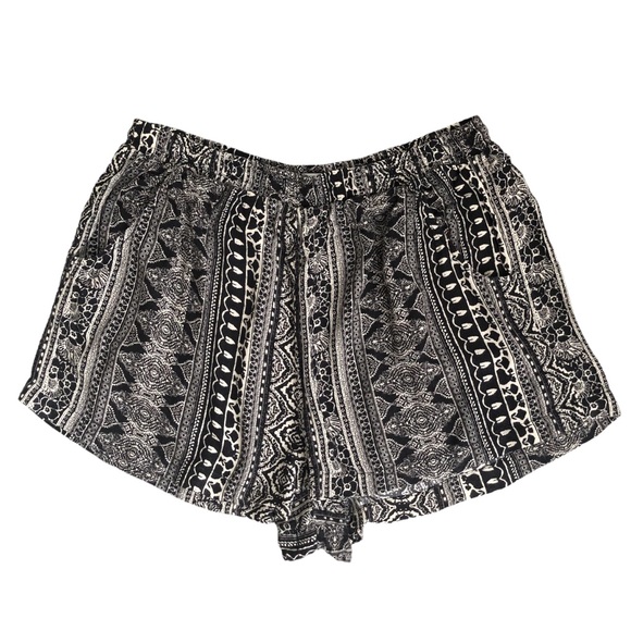 American Eagle Outfitters Pants - American Eagle Outfitters Boho flowy Aztec Shorts With Tie Black White